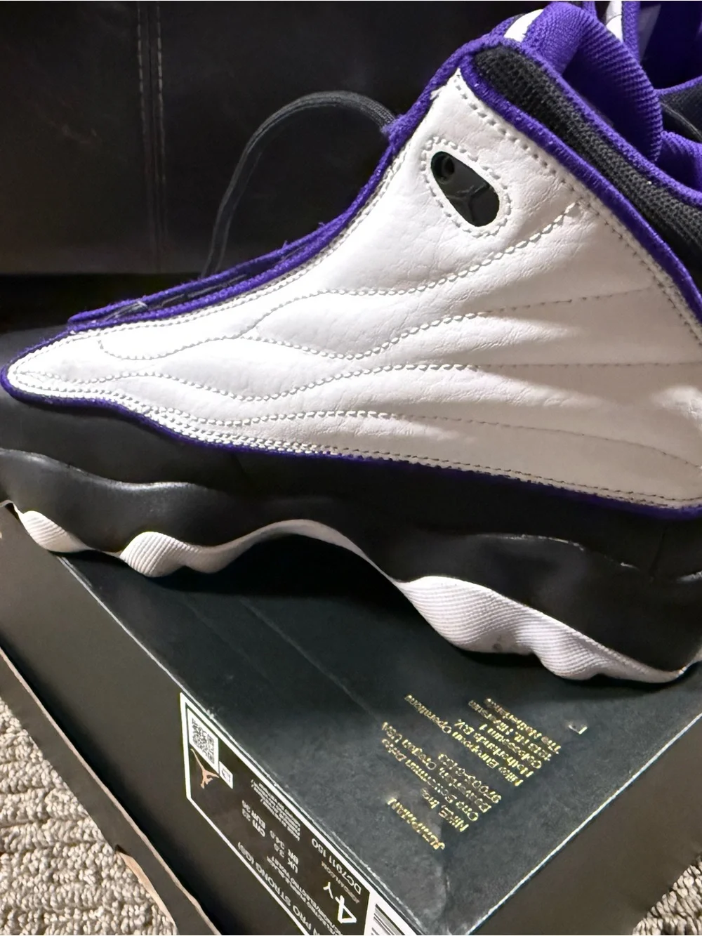 Youth Jordan Basketball Shoes, Black & Purple, Retro style